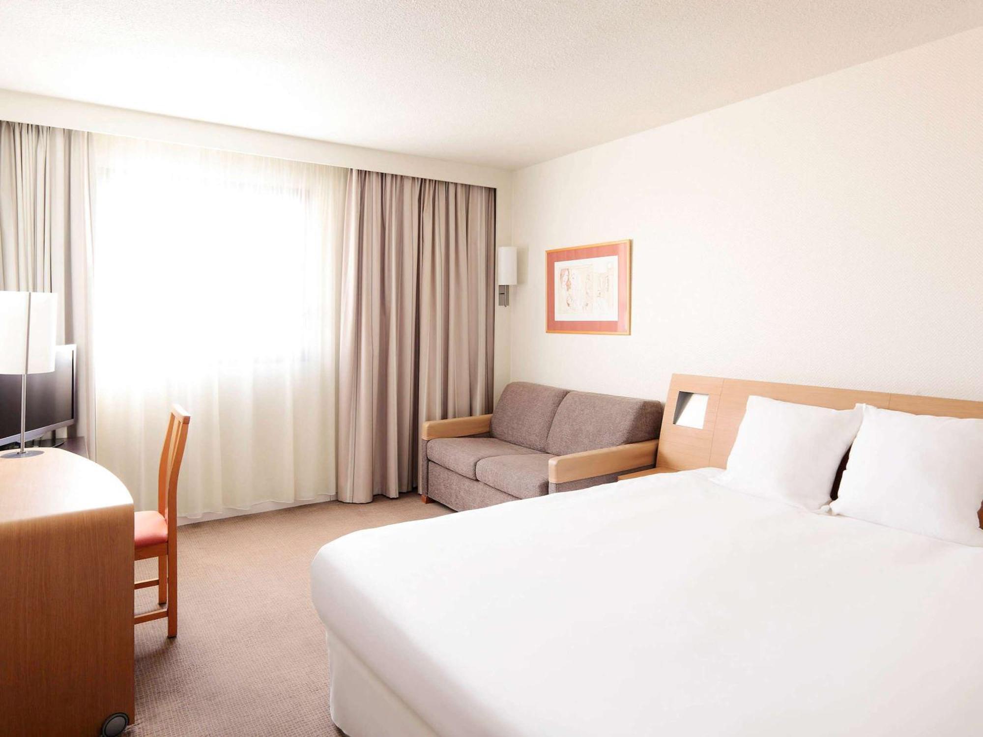 Novotel Atria Nimes Centre מראה חיצוני תמונה