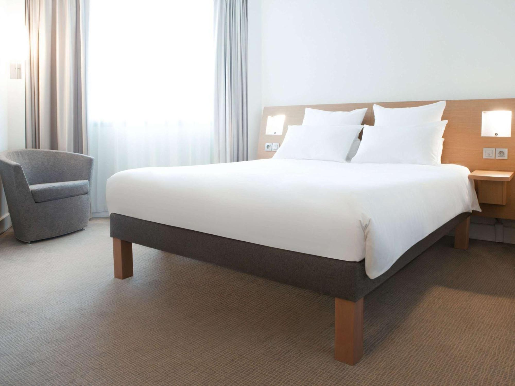 Novotel Atria Nimes Centre מראה חיצוני תמונה
