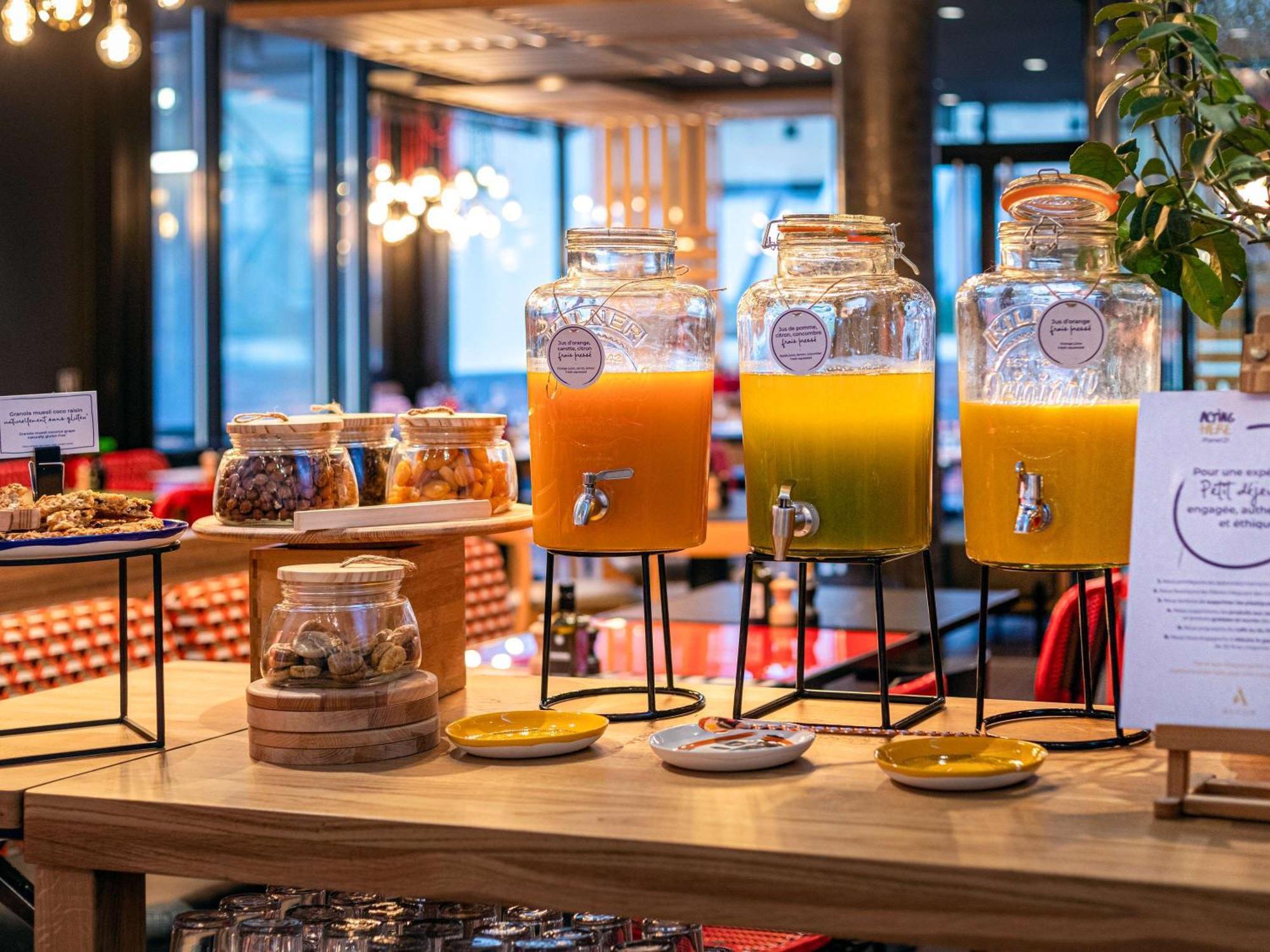 Novotel Atria Nimes Centre מראה חיצוני תמונה